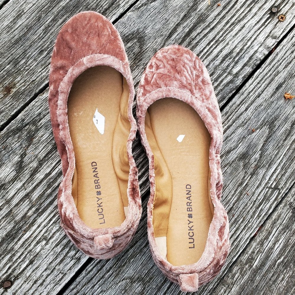 Lucky Brand Eleesia Flat Size 7